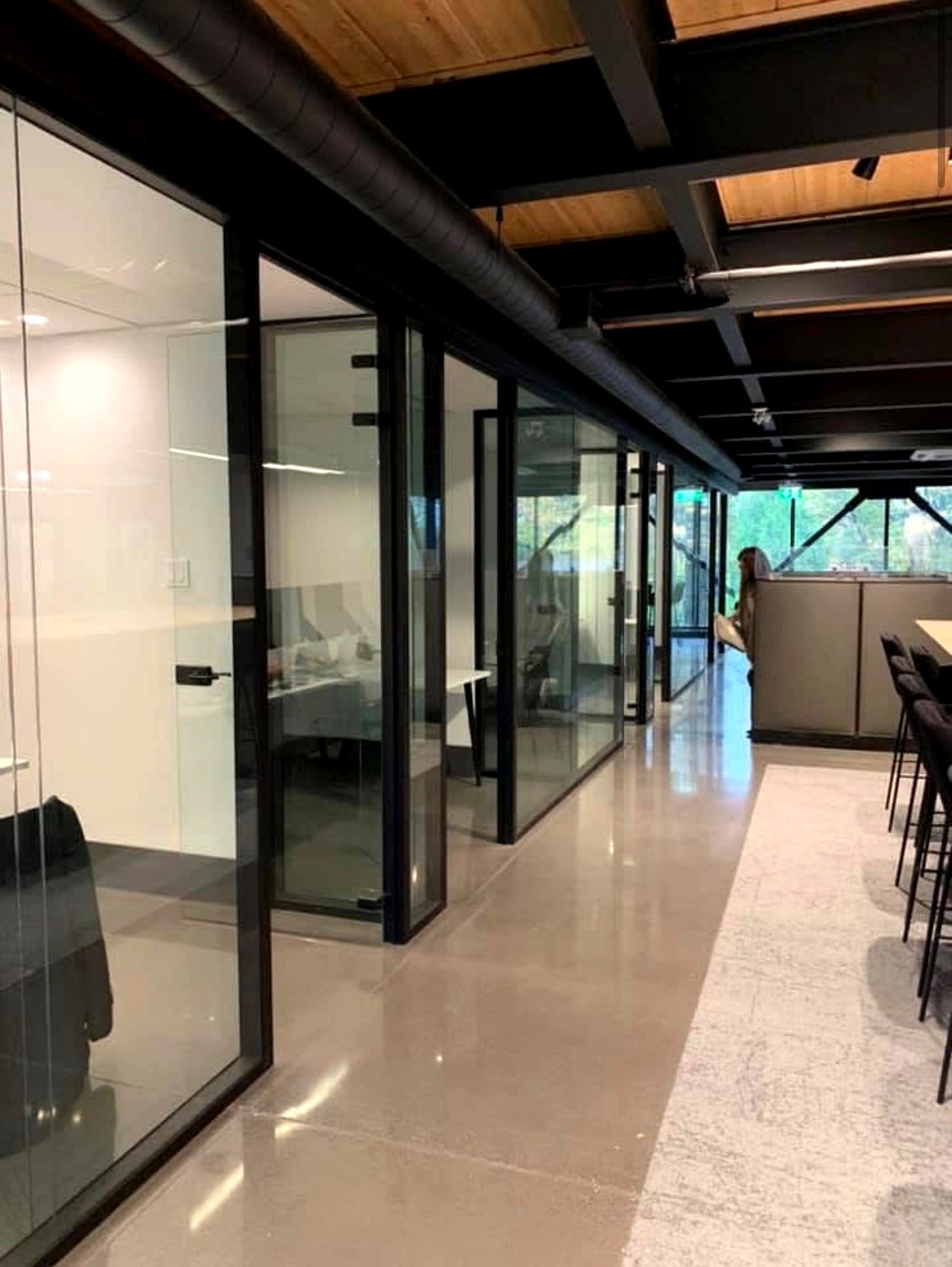 Cloisons en verre open space – Alucko inc.